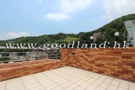 CLEAR WATER BAY Flexible 6-Bedroom Village House For Sale
