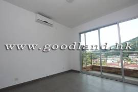 CLEAR WATER BAY Flexible 6-Bedroom Village House For Sale