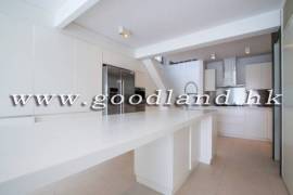 CLEAR WATER BAY Renovated Semi-Detached Sea View Garden House For Sale