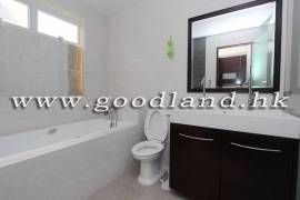 SAI KUNG Detached Waterfront Village House For Sale