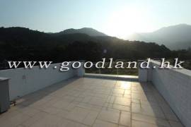 SAI KUNG Renovated Garden Villa For Sale
