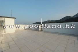 SAI KUNG Renovated Garden Villa For Sale