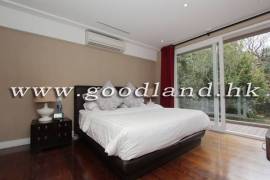 SAI KUNG Sea View Lawn Garden Village House For Sale