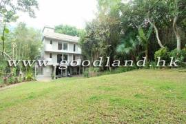 SAI KUNG Sea View Lawn Garden Village House For Sale