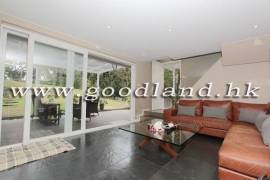 SAI KUNG Sea View Lawn Garden Village House For Sale