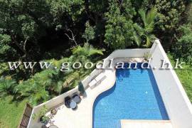 SAI KUNG Renovated Pool Garden Village House For Sale