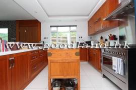 SAI KUNG Renovated Pool Garden Village House For Sale