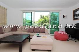 SAI KUNG Renovated Lawn Garden Village House For Sale