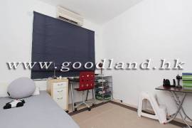 SAI KUNG Renovated Lawn Garden Village House For Sale