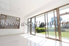 SAI KUNG Mid-Level Greenery Sea View Village House For Sale