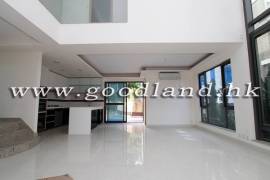 SAI KUNG Newly Renovated Villa For Sale | High Ceiling