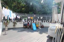 SAI KUNG Lower Duplex Garden Village House For Sale