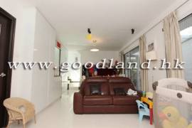 SAI KUNG Lower Duplex Garden Village House For Sale