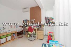 SAI KUNG Lower Duplex Garden Village House For Sale