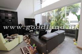 SAI KUNG Renovated Sea View Garden House For Sale