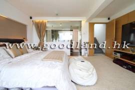 SAI KUNG Renovated Sea View Garden House For Sale