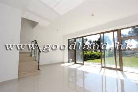 SAI KUNG Mid-Level Sea View Garden Village House For Sale