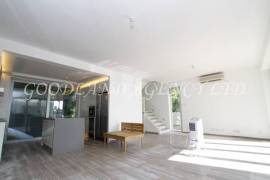 SAI KUNG Renovated Garden Village House For Sale | Open Kitchen