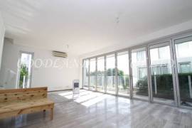 SAI KUNG Renovated Garden Village House For Sale | Open Kitchen
