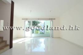 SAI KUNG Renovated Lawn Garden Village House For Sale