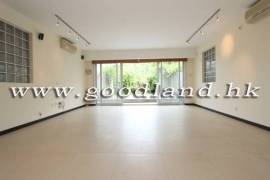 SAI KUNG Mid-Level Garden Village House For Sale | Sea View