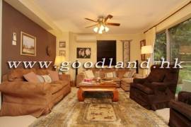 SAI KUNG Communal Pool Garden Village House For Sale