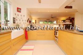 SAI KUNG Communal Pool Garden Village House For Sale