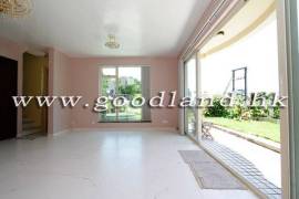 SAI KUNG Sea View Lawn Garden Village House For Sale