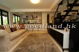 SAI KUNG Renovated Lawn Garden Village House For Sale