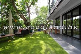 SAI KUNG Renovated Lawn Garden Village House For Sale