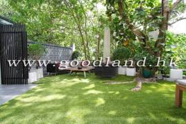 SAI KUNG Renovated Lawn Garden Village House For Sale