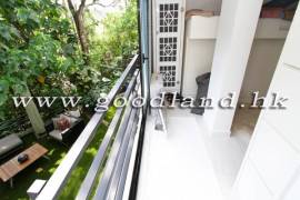 SAI KUNG Renovated Lawn Garden Village House For Sale