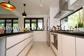 SAI KUNG Renovated Lawn Garden Village House For Sale