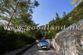 SAI KUNG Renovated Garden Village House For Sale | Open Kitchen