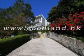 SAI KUNG Renovated Garden Village House For Sale | Open Kitchen