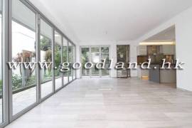 SAI KUNG Renovated Garden Village House For Sale | Open Kitchen