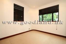 SAI KUNG Sea View Pool Complex House For Sale