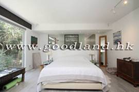 SAI KUNG Renovated Pool Garden House For Sale