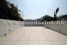 SAI KUNG Renovated Pool Garden House For Sale