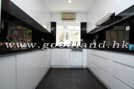 SAI KUNG Renovated Rooftop Sea View House For Sale