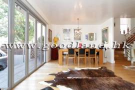 SAI KUNG Renovated Sea View Village House For Sale | Private Gate Parking