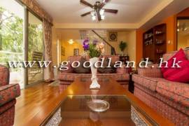SAI KUNG Pool Complex Village House For Sale | Parking