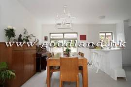 SAI KUNG Mid-Level Lawn Garden Village House For Sale