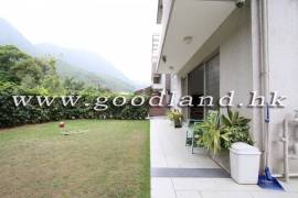 SAI KUNG Mid-Level Lawn Garden Village House For Sale