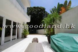 SAI KUNG Detached Western Style Garden House For Sale