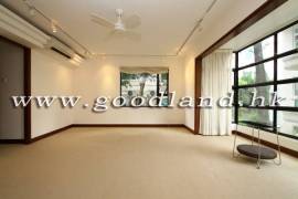 SAI KUNG Renovated Garden House For Sale | Private Gate Parking