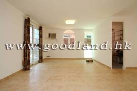 SAI KUNG Village House For Sale | Parking & Open Kitchen