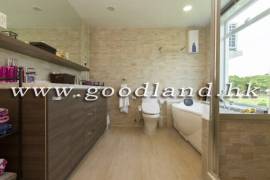 SAI KUNG Greenery Sea View Lawn Garden House For Sale