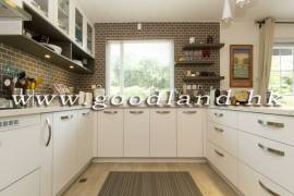 SAI KUNG Greenery Sea View Lawn Garden House For Sale