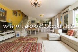 SAI KUNG Greenery Sea View Lawn Garden House For Sale